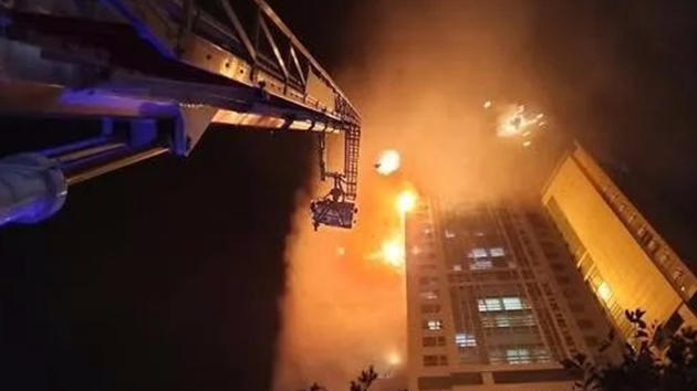 消防知識 丨 全樓在燃燒！33層建筑深夜起火，高層火災(zāi)到底該如何逃生？